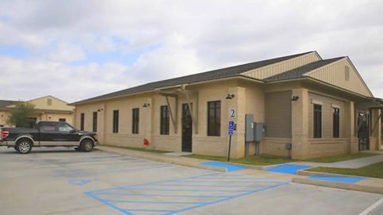 Building 2 at Beaullieu Square, 200 Beaullieu Drive, Lafayette, home of Drs. Smith and Domingue.
